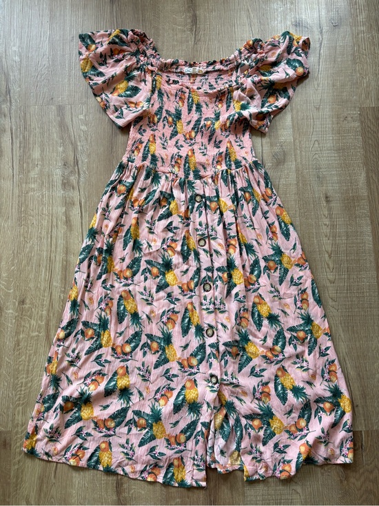 C&C California Dresses & Skirts - C&C California Flowy Pink Tropical Print Smocked Summer Dress
